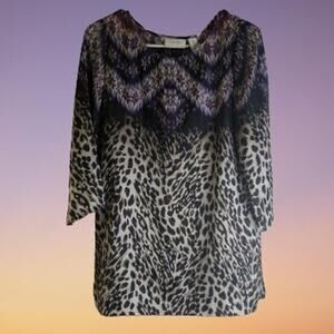 Chicos 6 or 0 3/4 sleeve animal print polyester lightweight top.